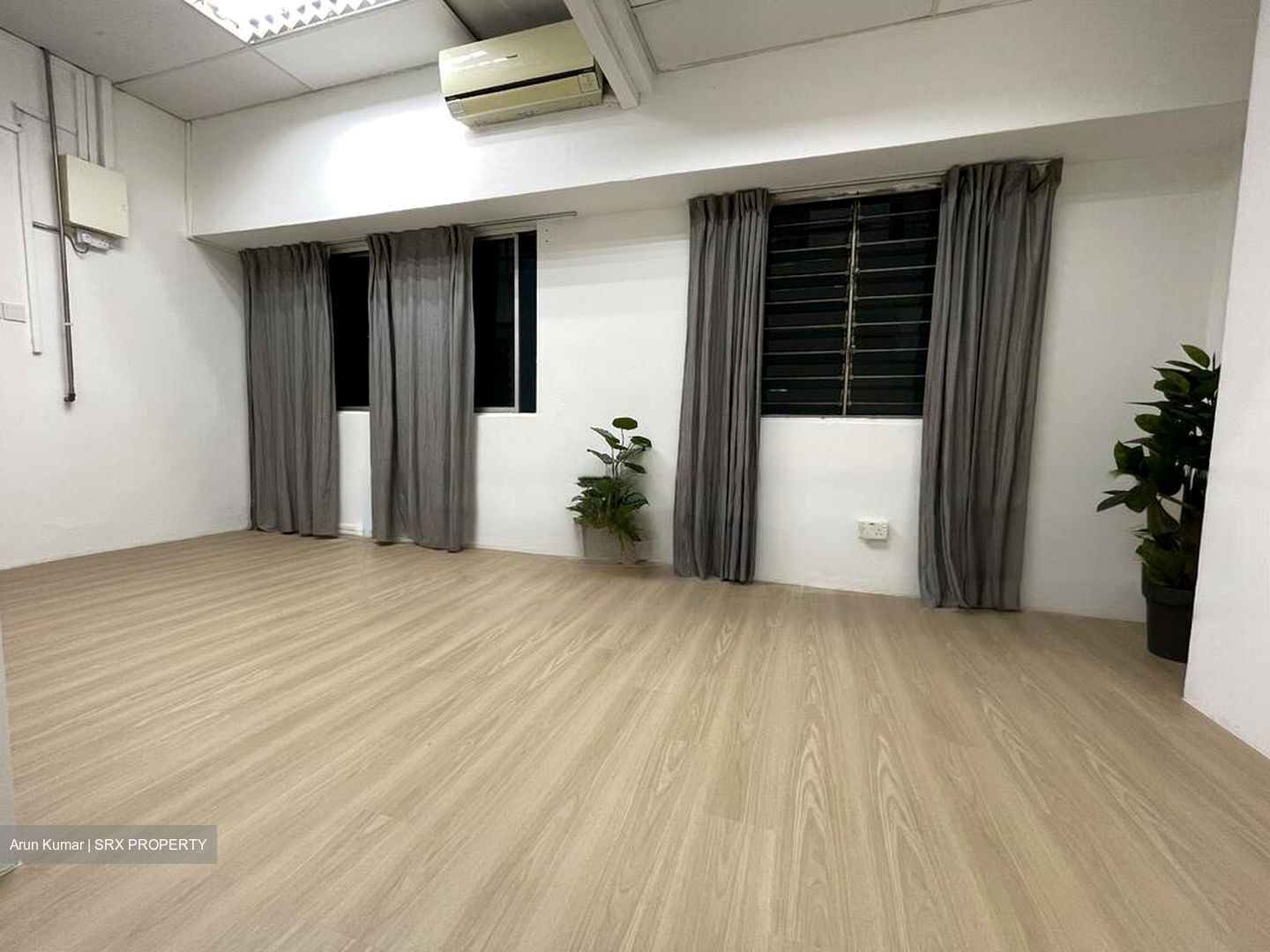 North Bridge Road (D7), Office #451591001